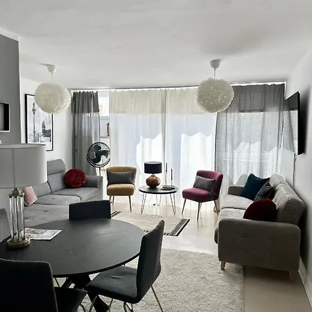 Srodmiescie Apartment