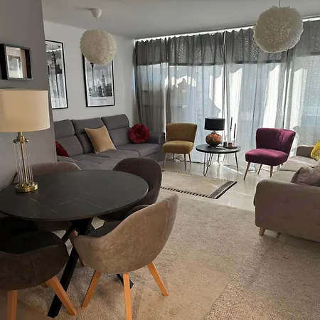Srodmiescie Apartment