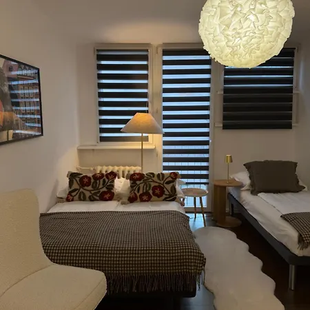 Srodmiescie Apartman *